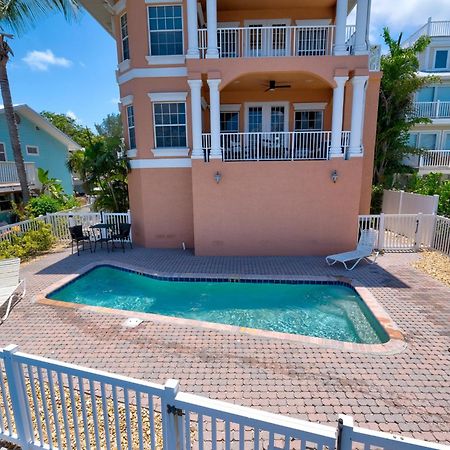 Hibiscus Hideaway Condo Walk To Historic Bridge St Брейдентон Бийч Екстериор снимка