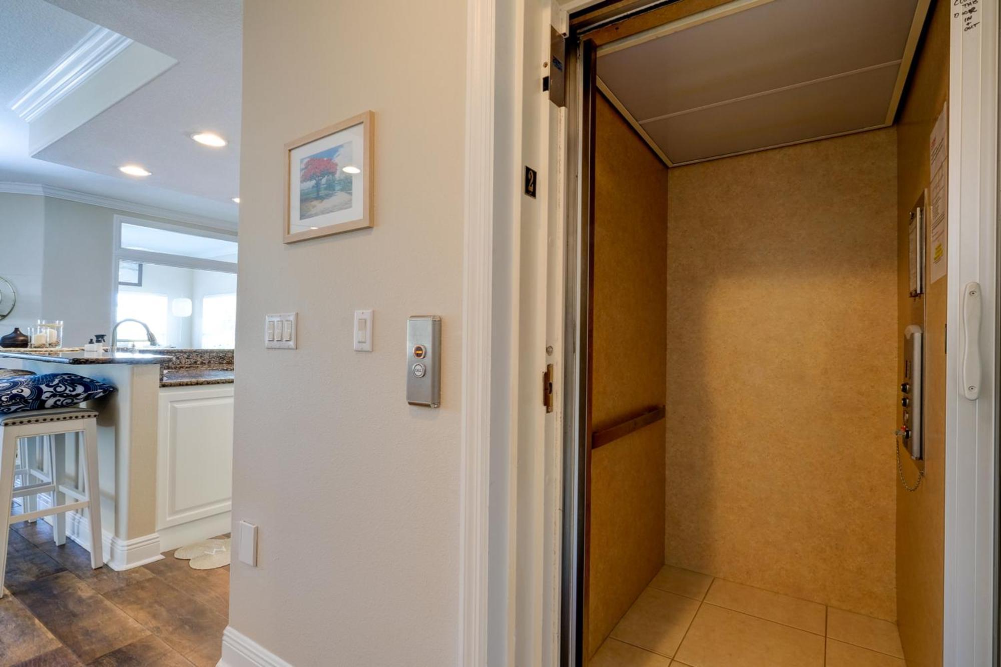 Hibiscus Hideaway Condo Walk To Historic Bridge St Брейдентон Бийч Екстериор снимка